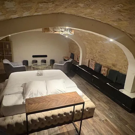 Two Floor With Theatre * باريس